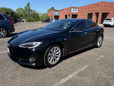 Used 2018 Tesla Model S 75D image 2