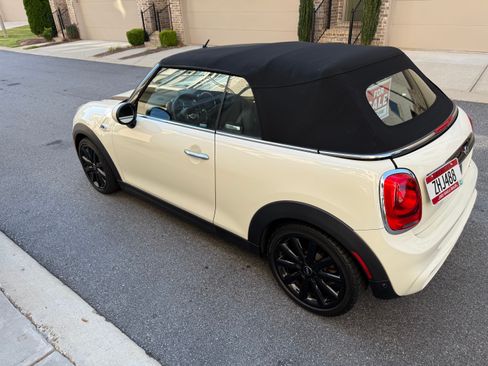 Used 2018 MINI Cooper S image 4