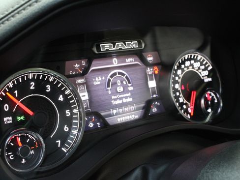Used 2024 RAM 1500 Laramie AWD/4WD image 26