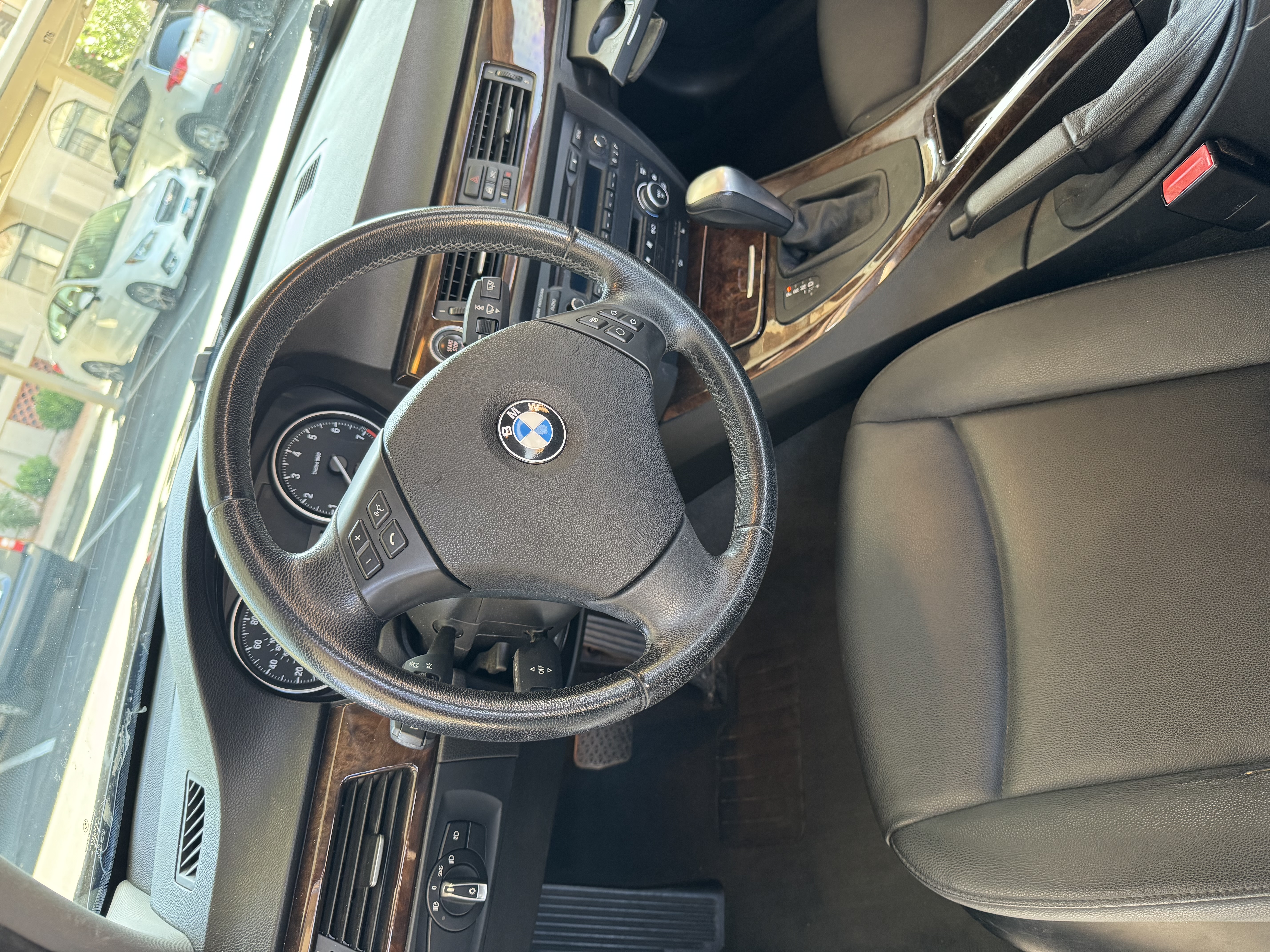 Used 2009 BMW 328i xDrive Sedan AWD/4WD image 10