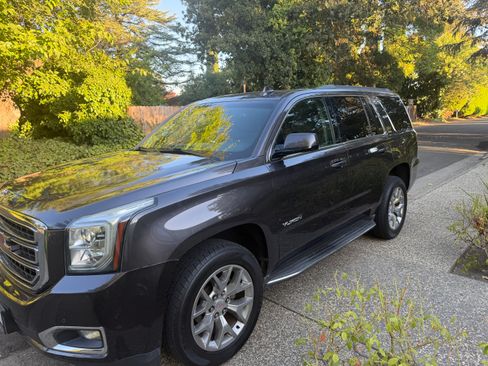 Used 2017 GMC Yukon SLE RWD image 4