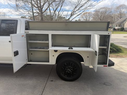 Used 2024 Chevrolet Silverado 2500 W/T w/ WT Convenience Package image 8