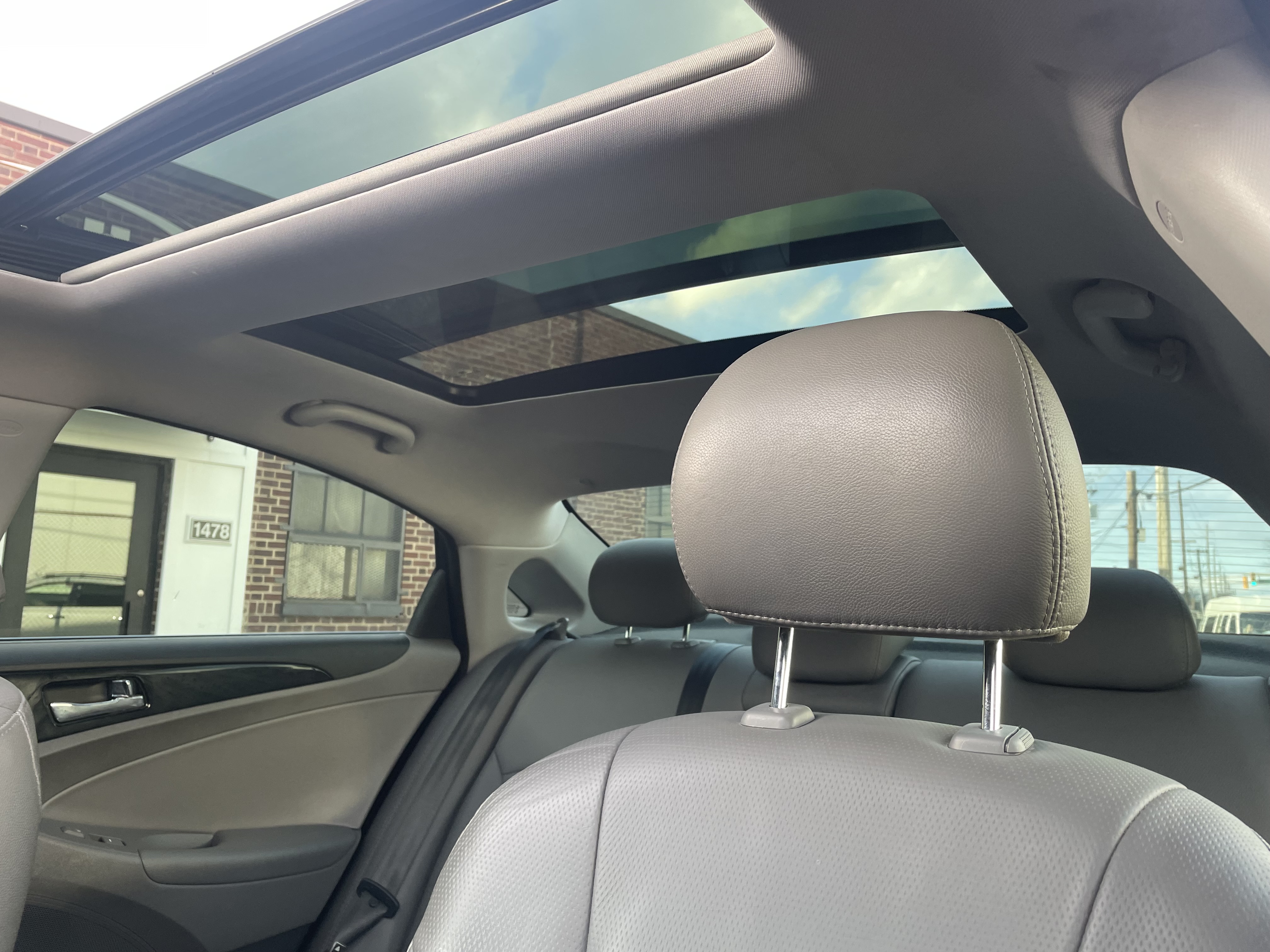 Used 2013 Hyundai Sonata Limited w/ Premium Pkg FWD image 15