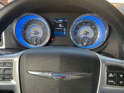 Used 2014 Chrysler 300 image 11