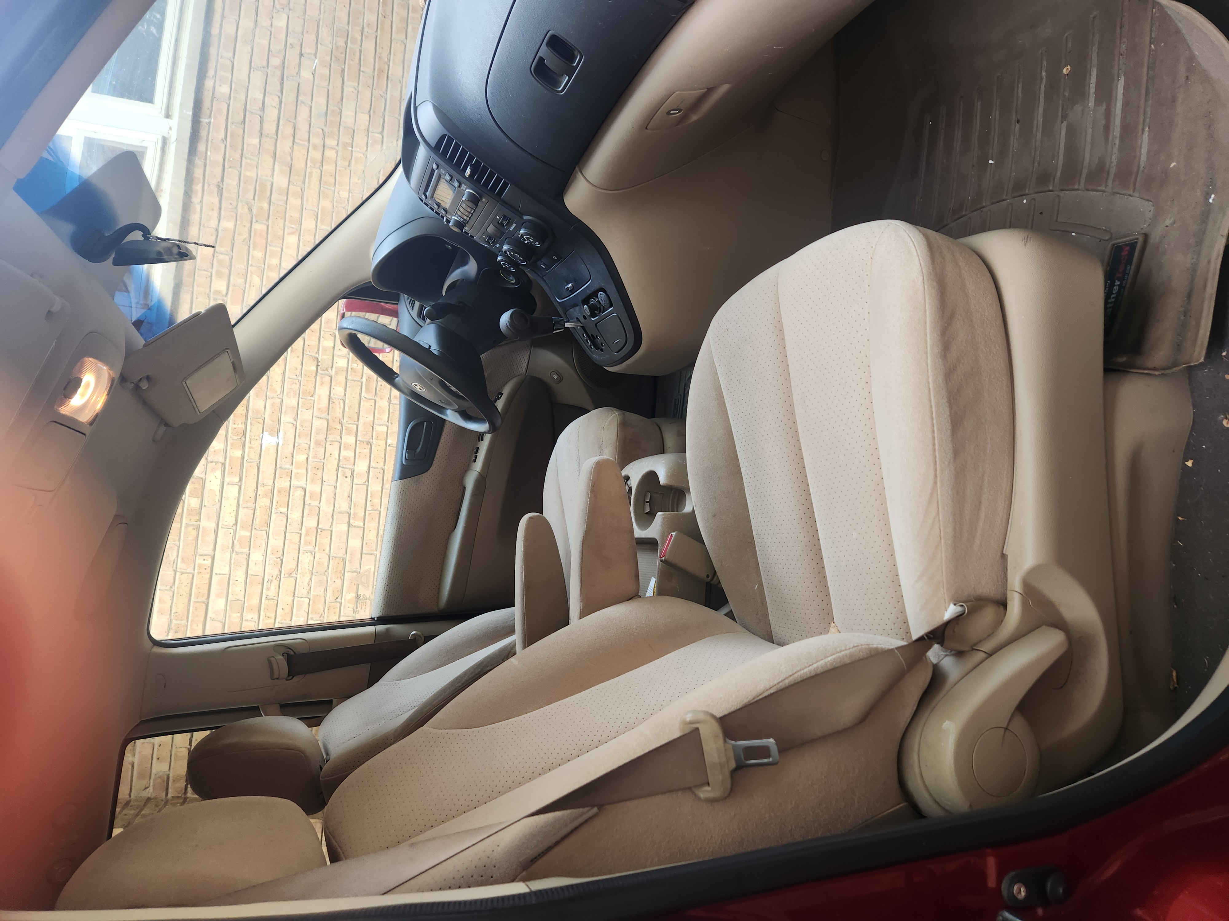 Used 2008 Hyundai Entourage GLS FWD image 4