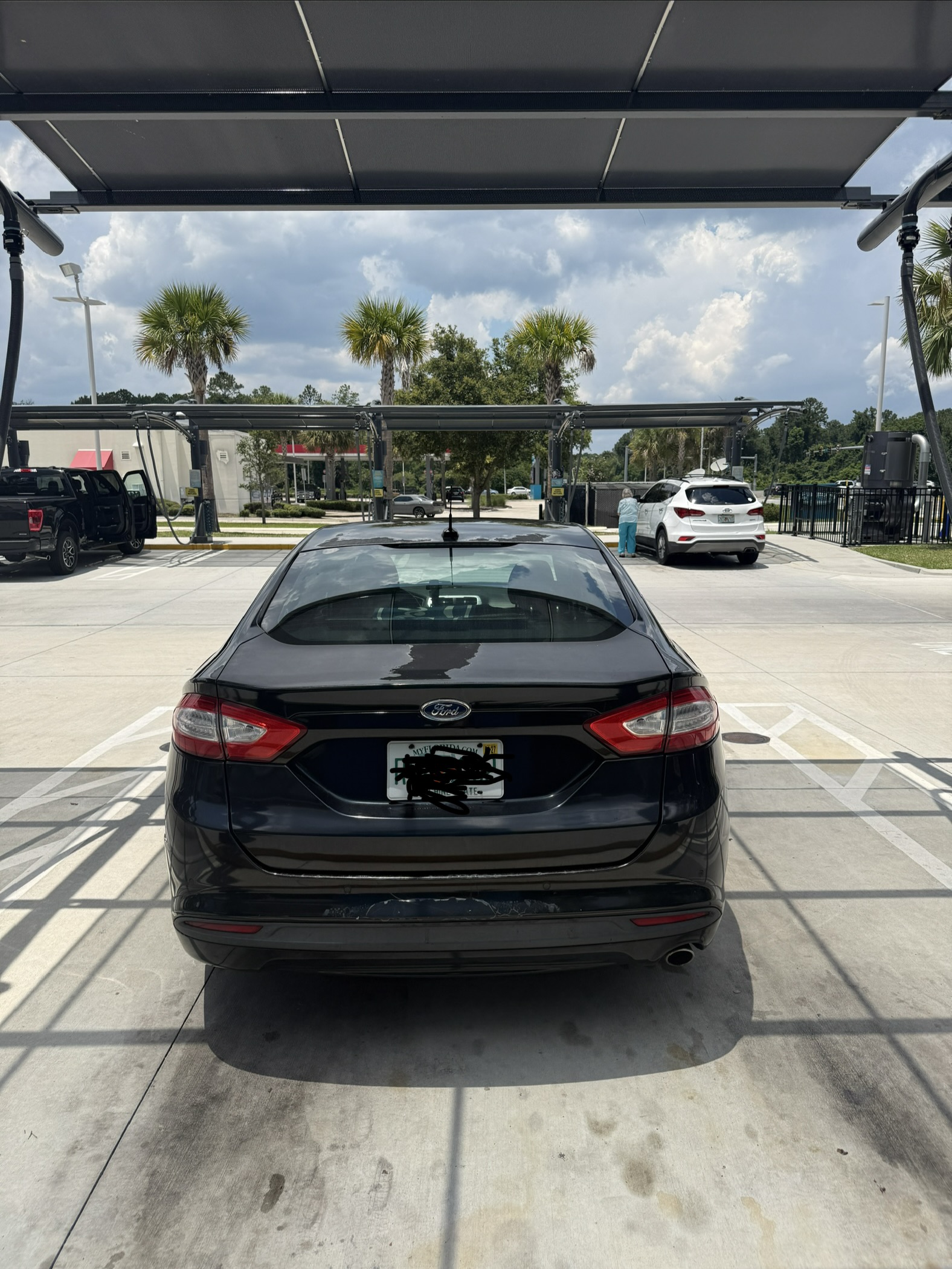 Used 2014 Ford Fusion SE FWD image 4