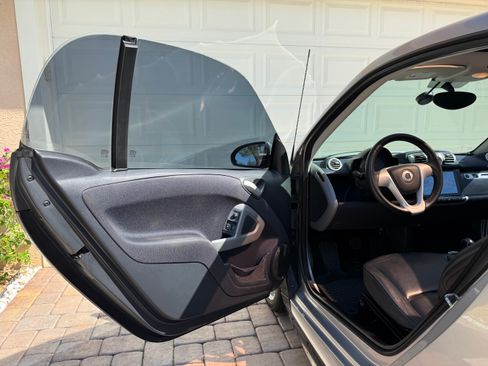 Used 2013 smart fortwo pure RWD image 10