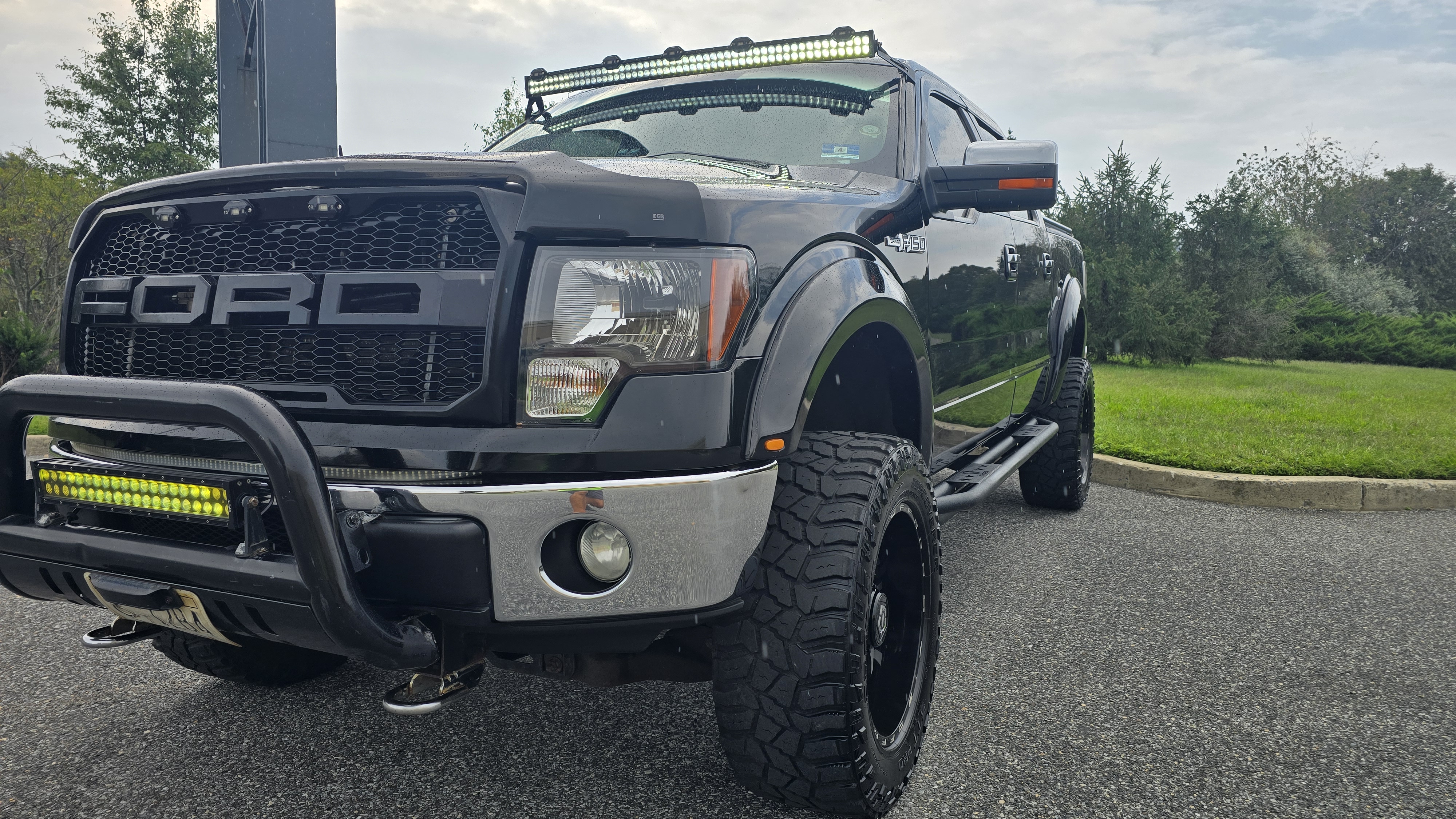 Used 2011 Ford F150 Lariat w/ Lariat Chrome Pkg AWD/4WD image 6
