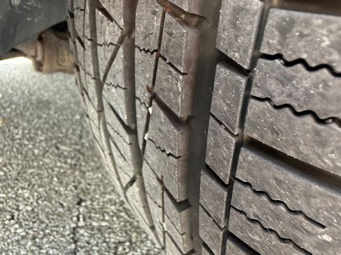 Used 2011 Lincoln MKX 2WD w/ Wood Pkg image 8