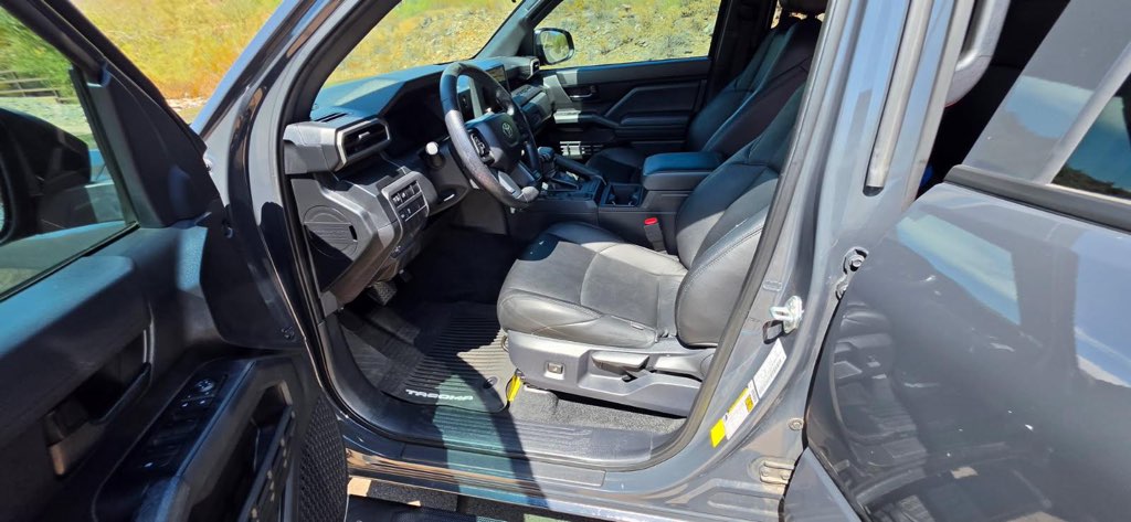 Used 2025 Toyota Tacoma SR RWD image 9