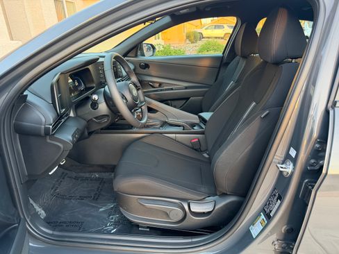 Used 2025 Hyundai Elantra Sport image 19