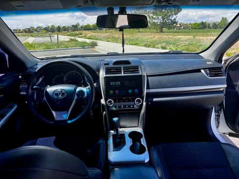 Used 2013 Toyota Camry SE FWD image 10