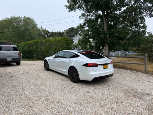 Used 2022 Tesla Model S Standard Range AWD/4WD image 3