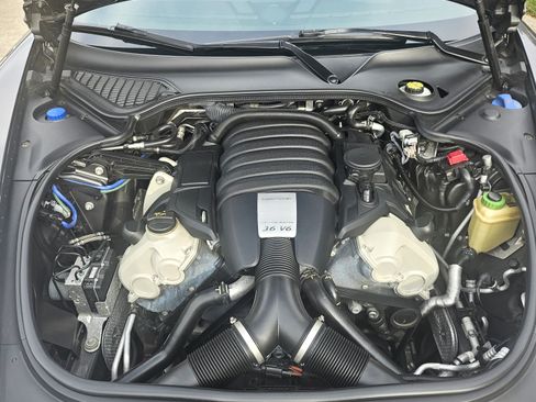 Used 2016 Porsche Panamera 4 Edition image 5