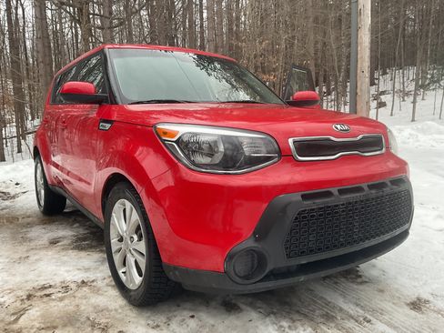 Used 2015 Kia Soul + image 11