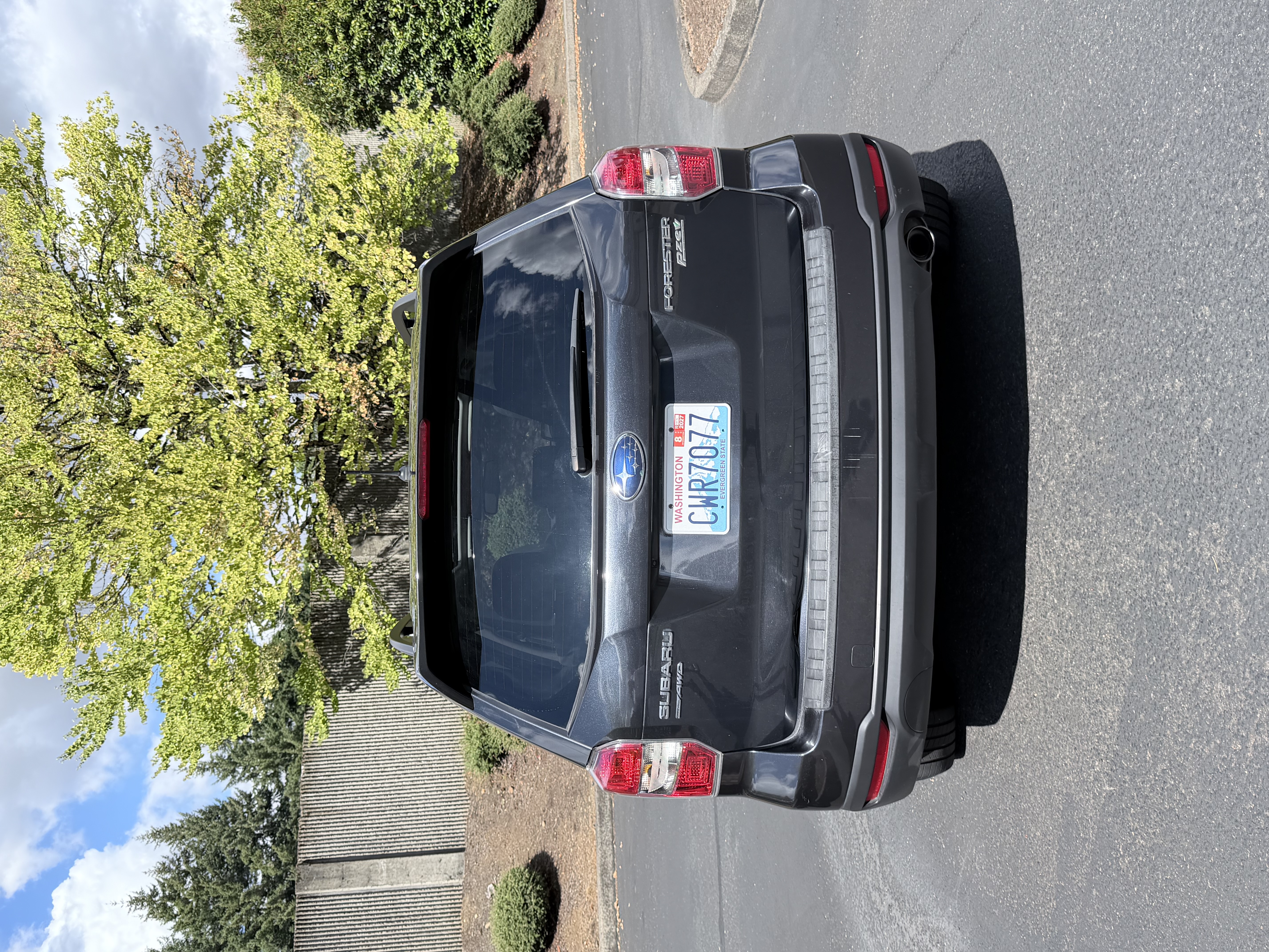 Used 2014 Subaru Forester 2.5i Limited w/ Popular Package #1 AWD/4WD image 4