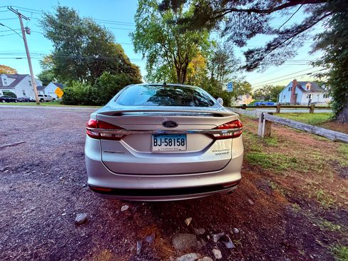 Used 2017 Ford Fusion Titanium image 10