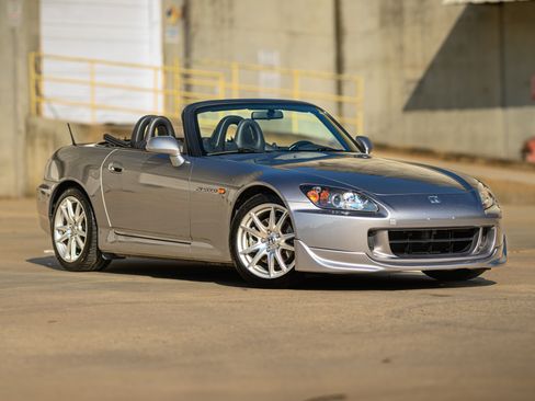 Used 2004 Honda S2000 image 8