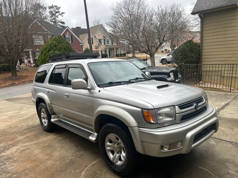 Used 2001 Toyota 4Runner SR5 w/ Sport Pkg RWD image 11
