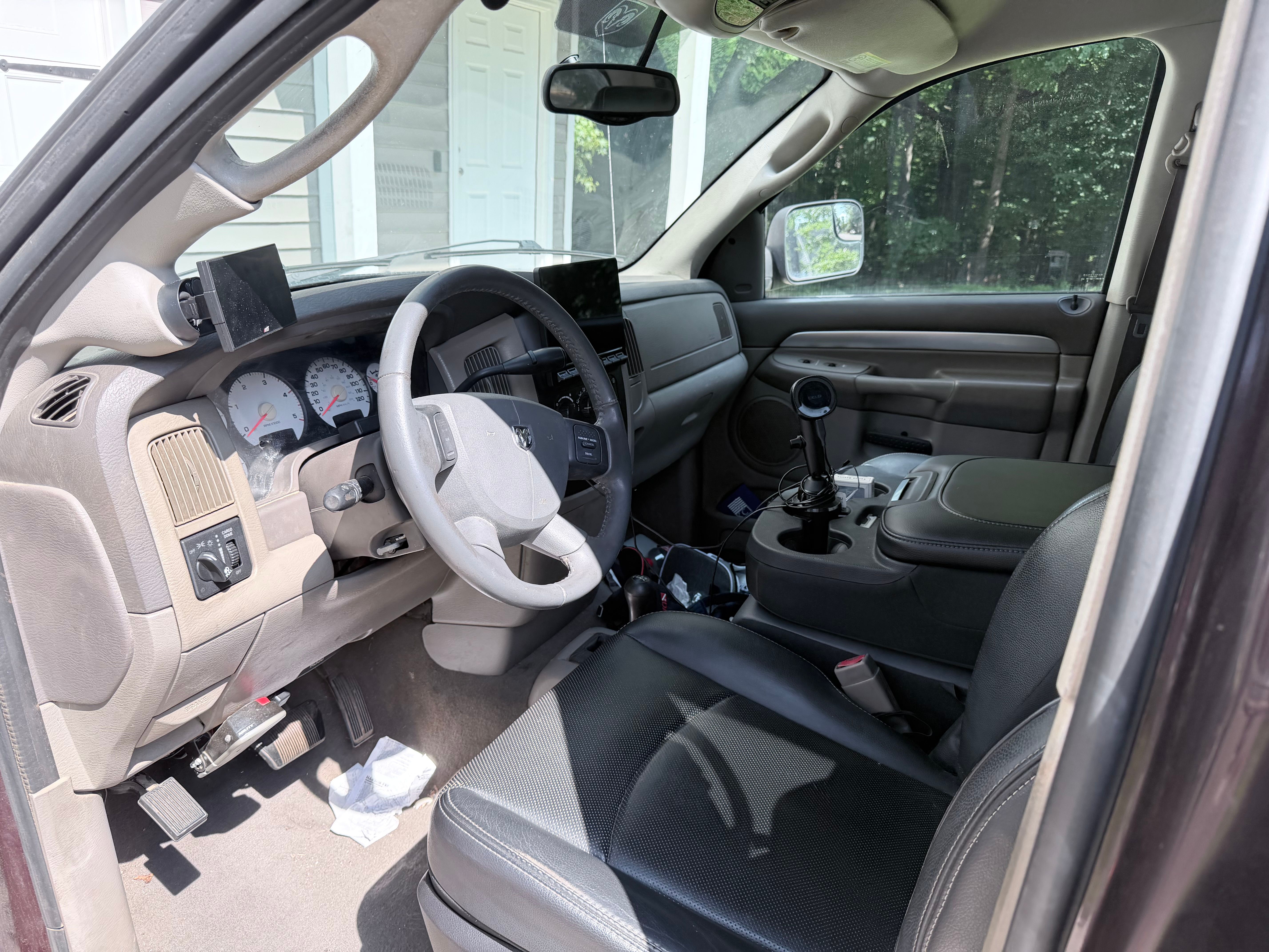 Used 2005 Dodge Ram 2500 Truck SLT AWD/4WD image 2