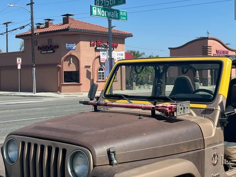 Used 1999 Jeep Wrangler Sahara image 2