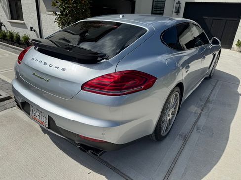 Used 2015 Porsche Panamera S image 4