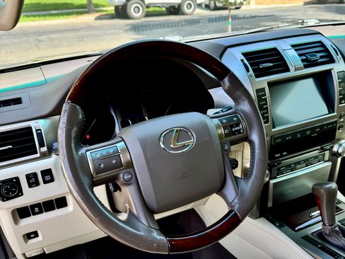 Used 2011 Lexus GX 460 image 12