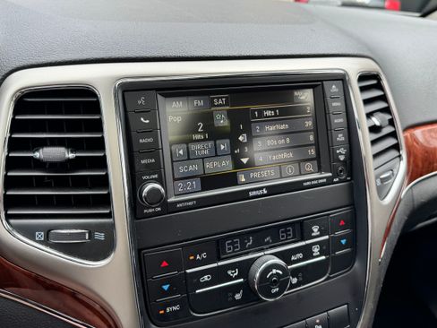 Used 2013 Jeep Grand Cherokee Limited image 15