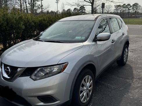 Used 2016 Nissan Rogue S image 1