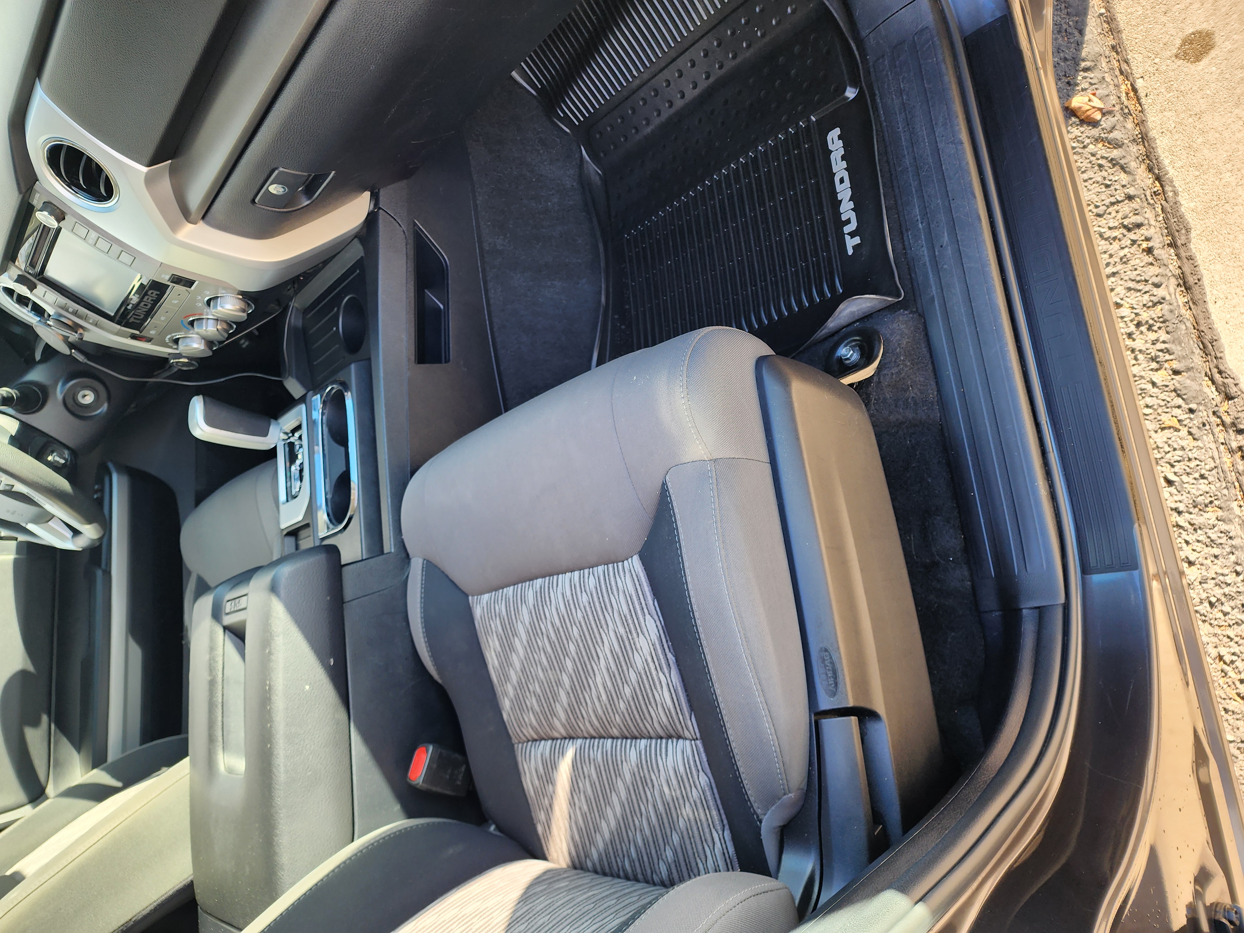 Used 2019 Toyota Tundra SR5 w/ SR5 Upgrade Package AWD/4WD image 9