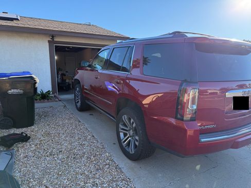 Used 2015 GMC Yukon Denali w/ Open Road Package image 8