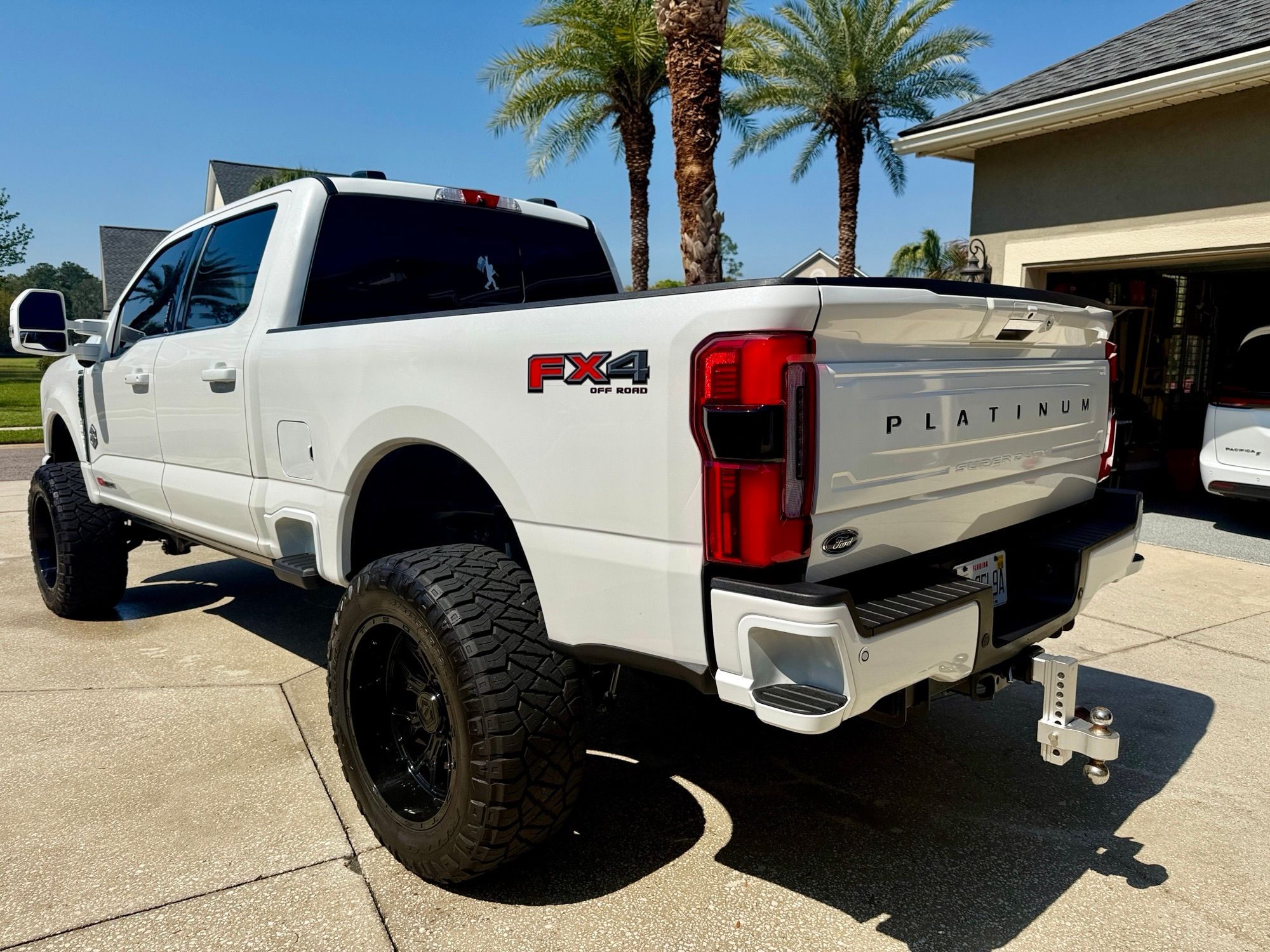 Used 2024 Ford F350 Platinum AWD/4WD image 2