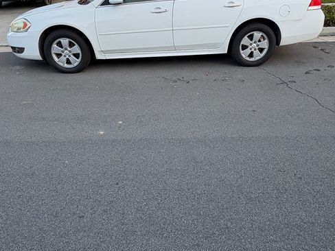 Used 2011 Chevrolet Impala LT image 1