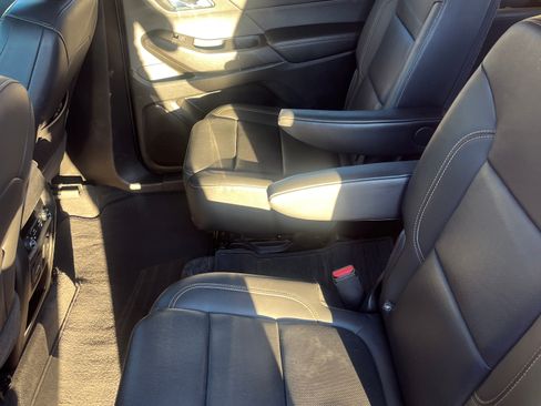 Used 2020 Chevrolet Traverse Premier w/ LPO, Blackout Package image 5