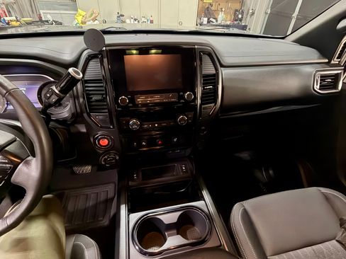 Used 2023 Nissan Titan SV w/ SV Convenience Package image 13