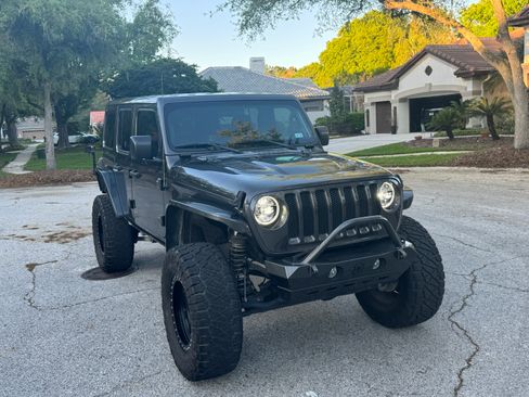 Used 2020 Jeep Wrangler Unlimited Sport S image 2
