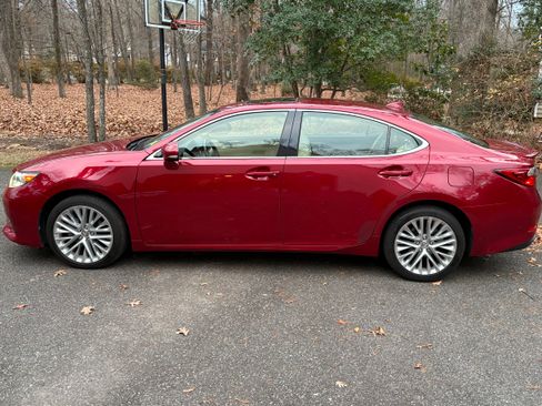 Used 2015 Lexus ES 350 w/ Luxury Package image 1