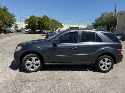Used 2011 Mercedes-Benz ML 350 BlueTEC 4MATIC image 2