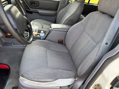 Used 1998 Jeep Cherokee Sport RWD image 12