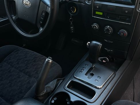 Used 2007 Kia Sorento 2WD w/ Sport Pkg image 6