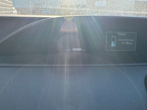 Used 2021 Toyota Prius Prime XLE image 12