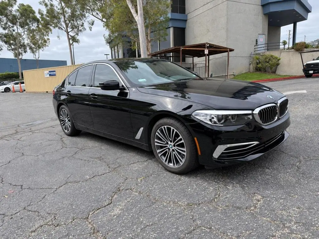 Used 2020 BMW 530i w/ Luxury Package RWD image 9