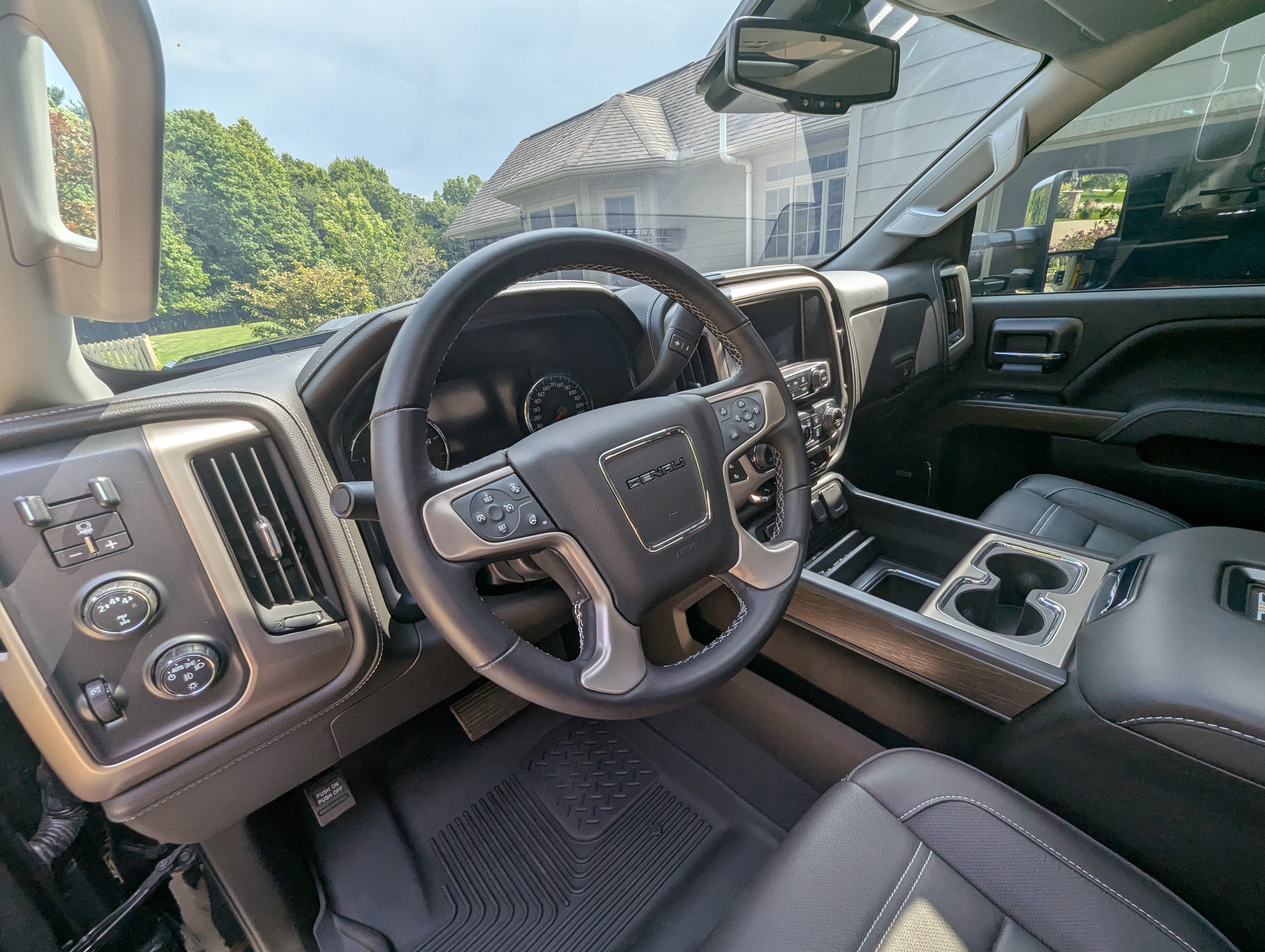 Used 2019 GMC Sierra 3500 Denali w/ Duramax Plus Package AWD/4WD image 27