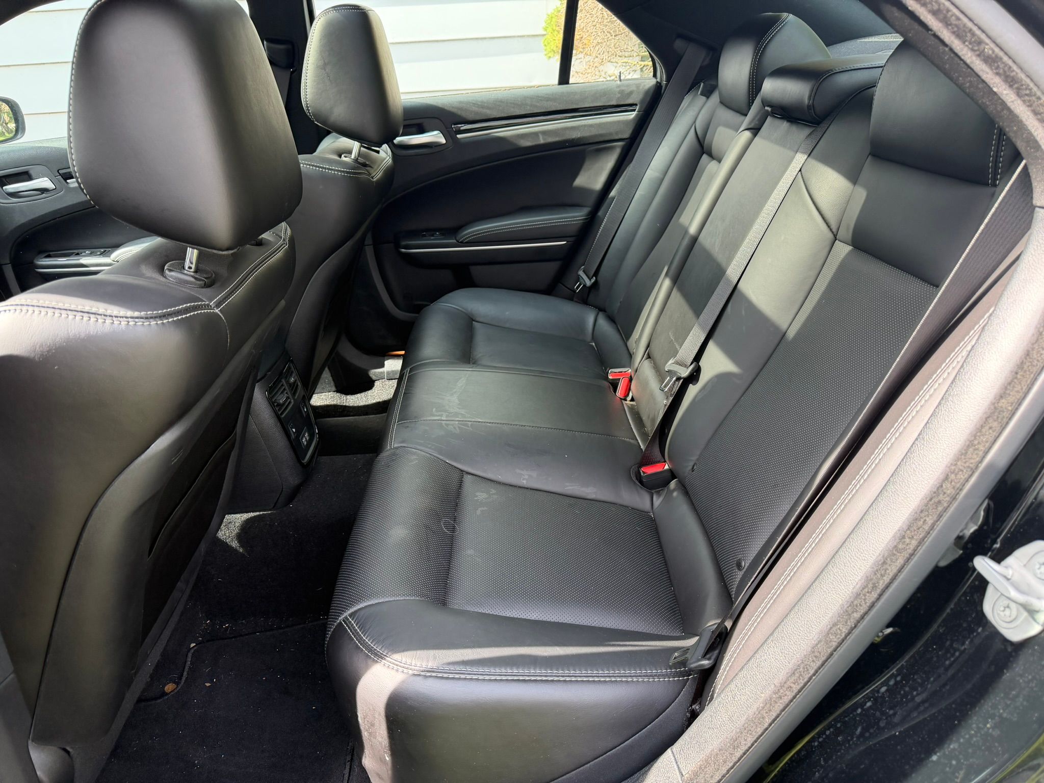 Used 2023 Chrysler 300 S w/ Comfort Group RWD image 9