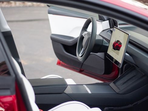 Used 2024 Tesla Model 3 Performance image 12