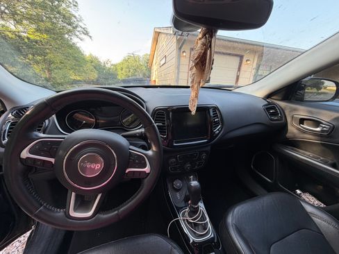 Used 2019 Jeep Compass Limited AWD/4WD image 5