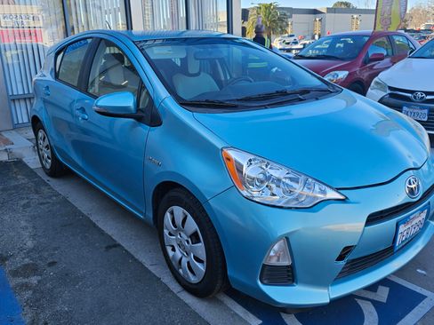 Used 2014 Toyota Prius C One image 23