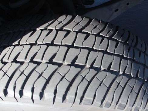 Used 2022 Ford F350 Platinum w/ FX4 Off-Road Package image 18