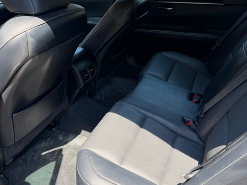 Used 2017 Lexus ES 350 w/ Accessory Package FWD image 4