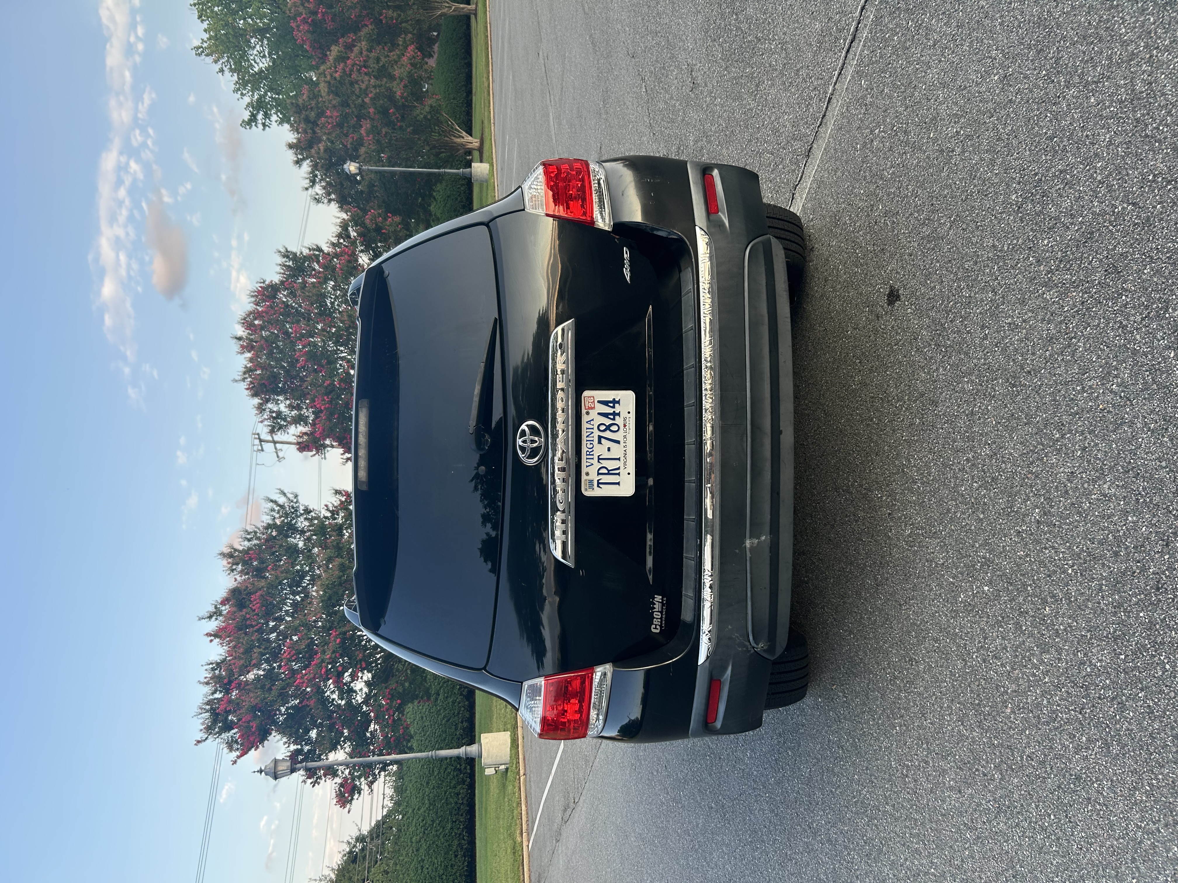 Used 2012 Toyota Highlander Limited w/ Tow Pkg AWD/4WD image 5